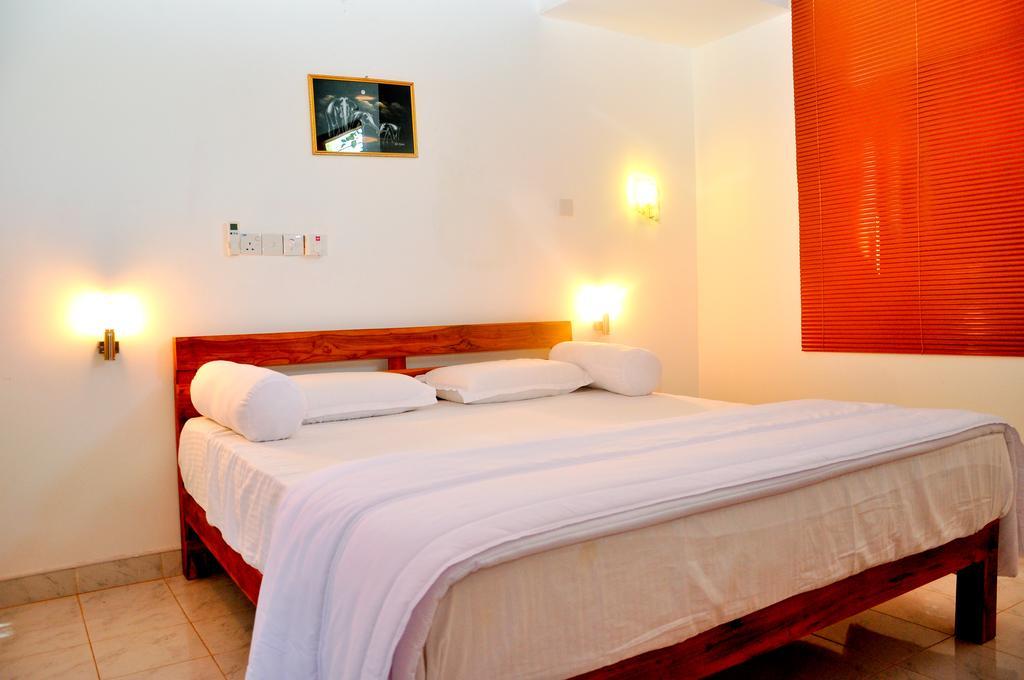 Indika Lake Resort Nuwarawewa East Quarto foto