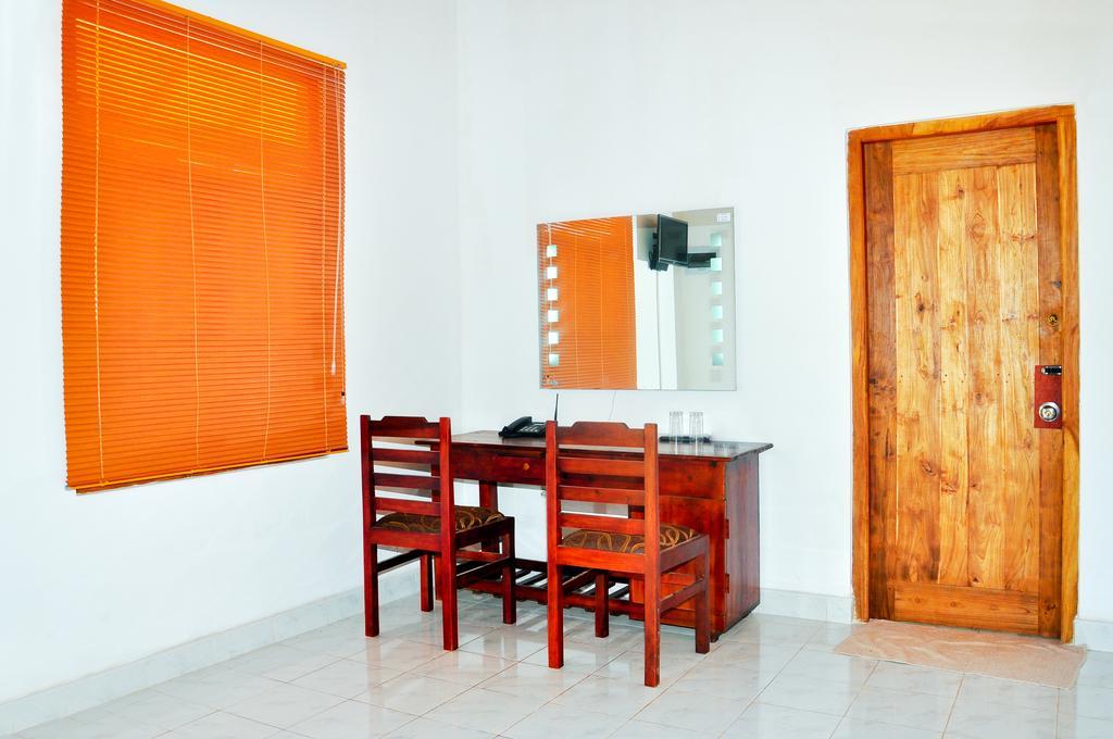 Indika Lake Resort Nuwarawewa East Quarto foto