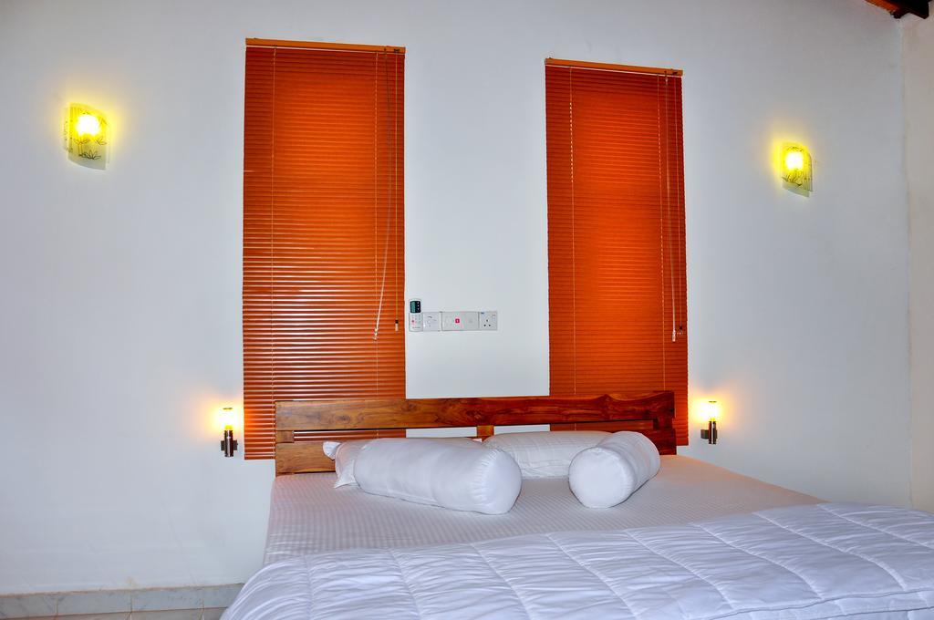 Indika Lake Resort Nuwarawewa East Quarto foto